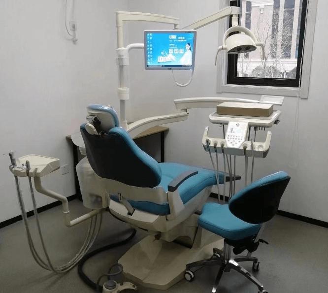 Choosing the Best Automatic Dental Chair: Key Features to Consider